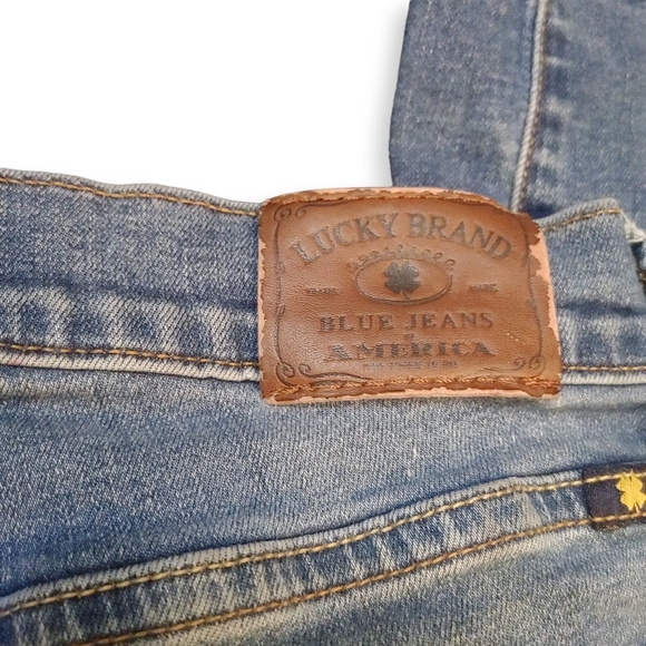 LUCKY BRAND - Brooke Straight Medium Wash Slight Distressed Size 4 - Picture 2 of 15